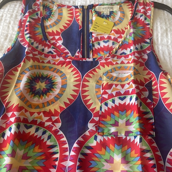 Colorful Geometric Sleeveless Top - new with tags - Picture 4 of 4